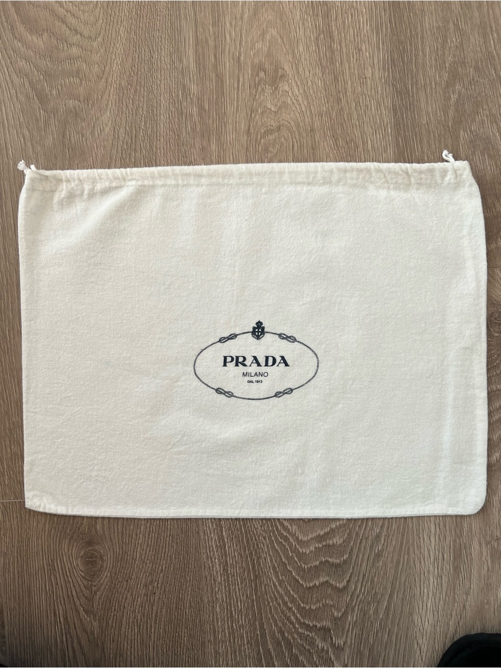 Prada dust bag (C912)